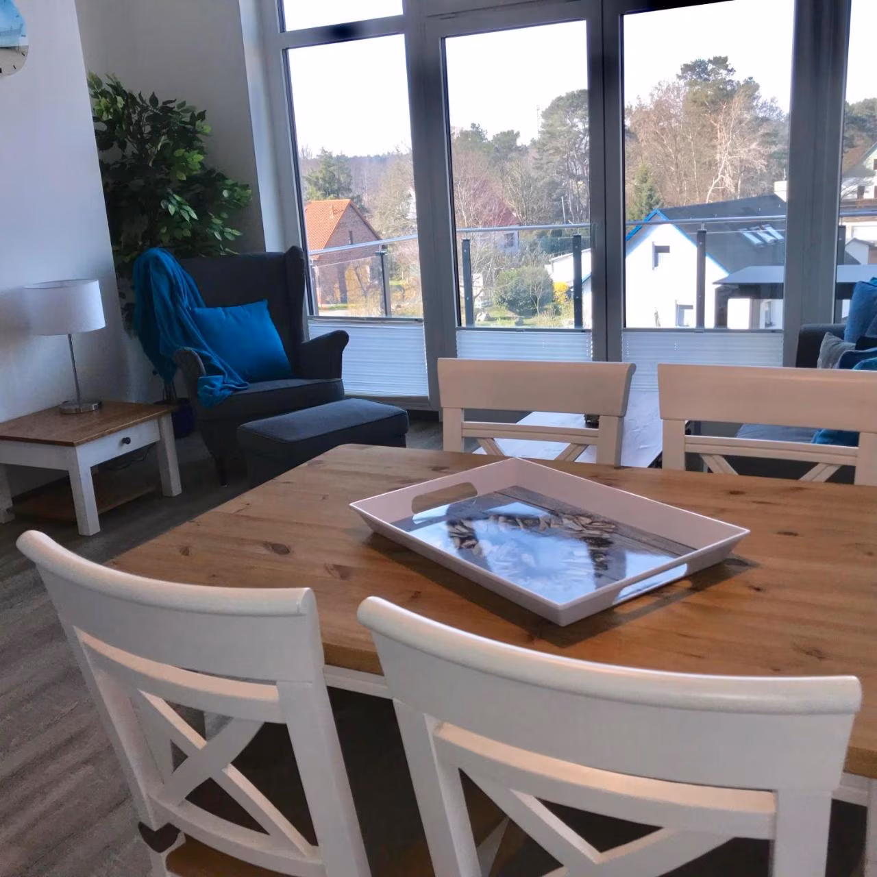 Apartment mit Balkon