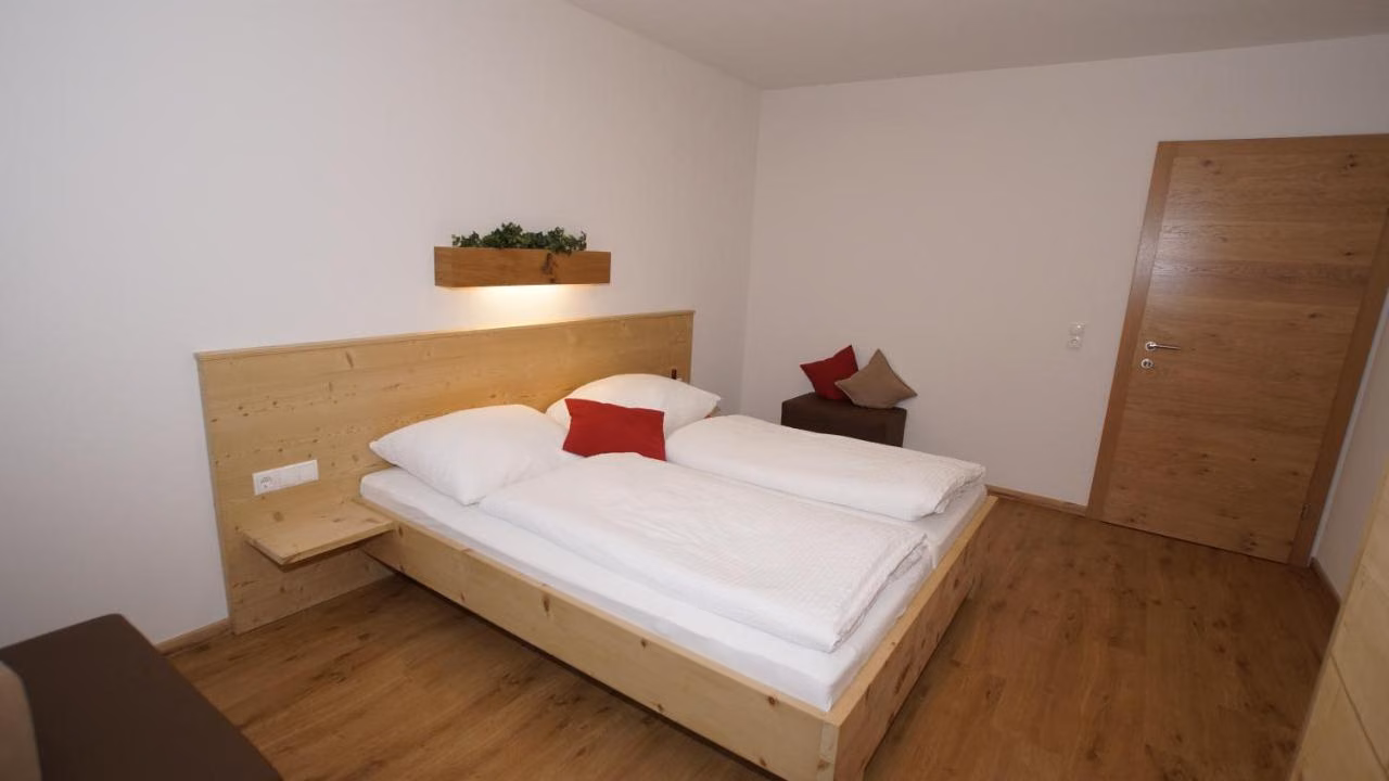 Apartment mit 5 Schlafzimmern und Balkon