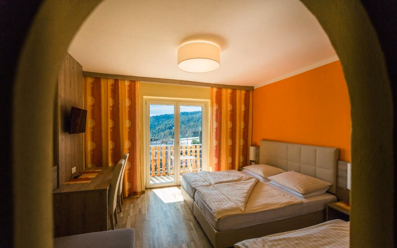 Doppelzimmer mit Balkon