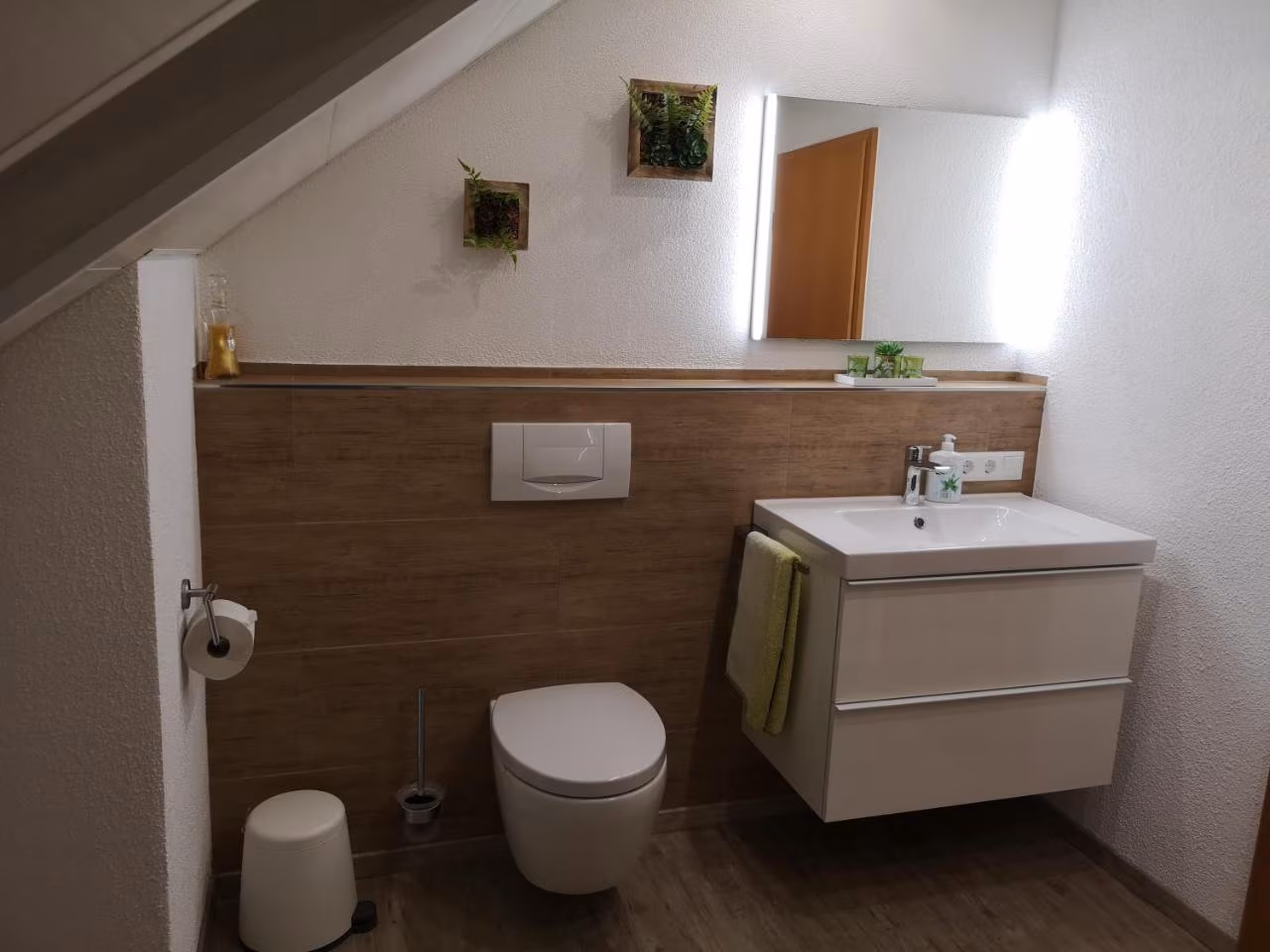 Apartment mit Balkon
