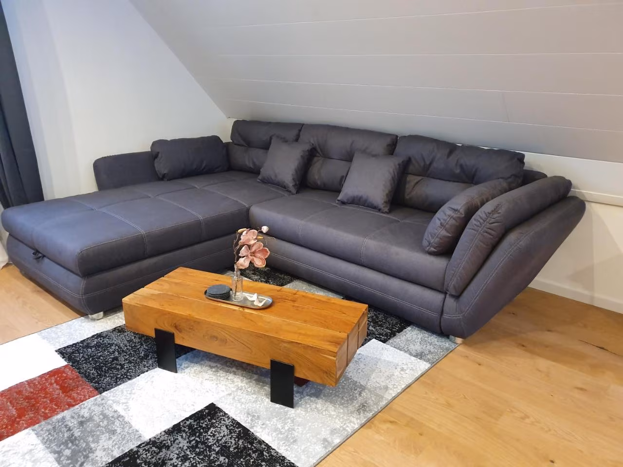 Apartment mit Balkon