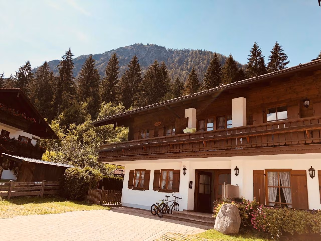 Apartment mit Balkon