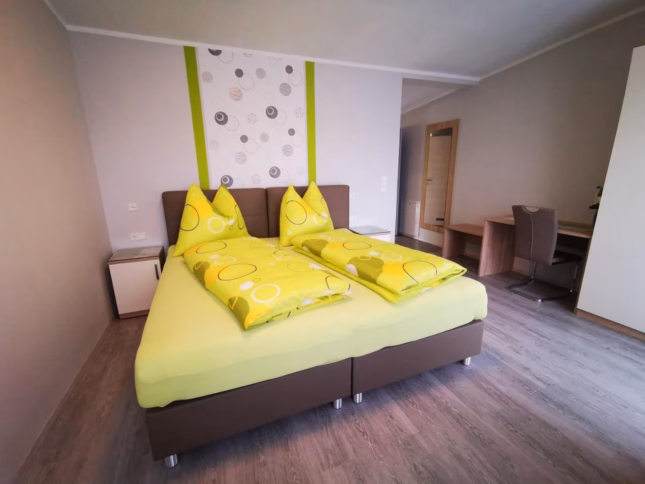 Doppelzimmer mit Balkon