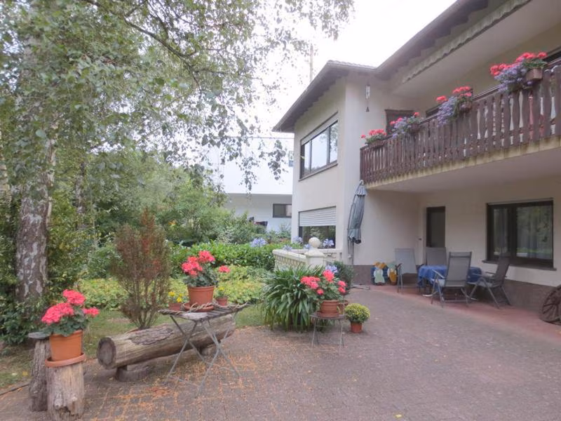 Apartment mit Terrasse