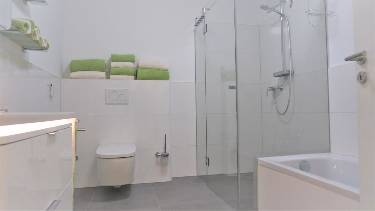 Apartment mit Terrasse und Whirlpool