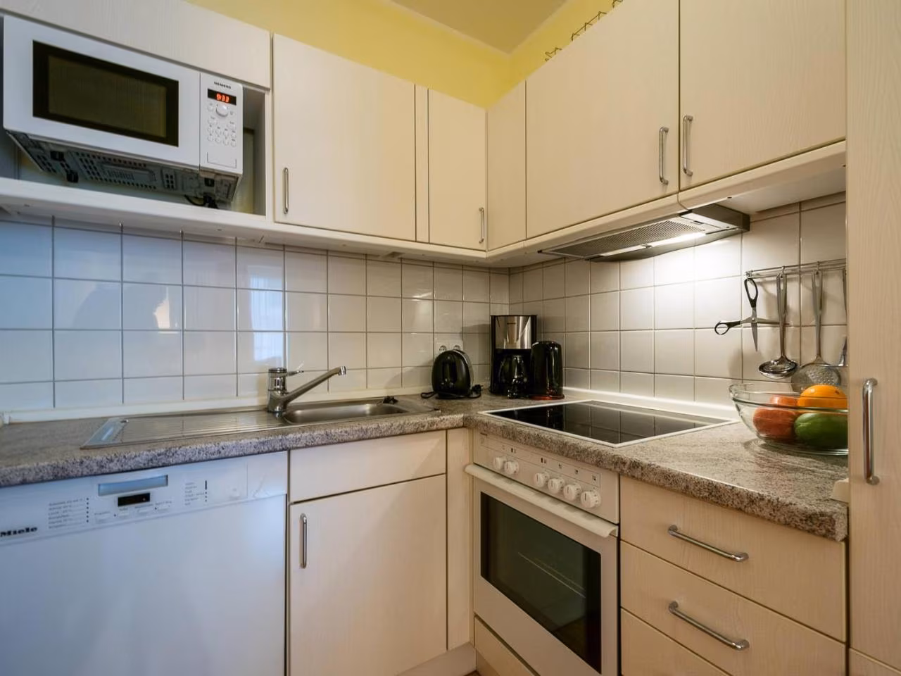Apartment mit Balkon