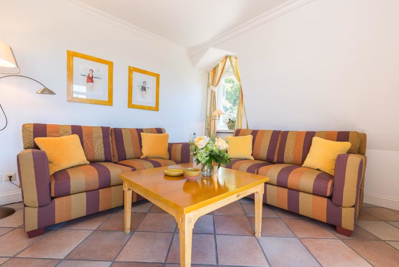 Apartment mit Balkon