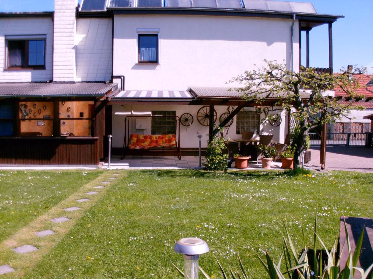 Apartment mit Balkon