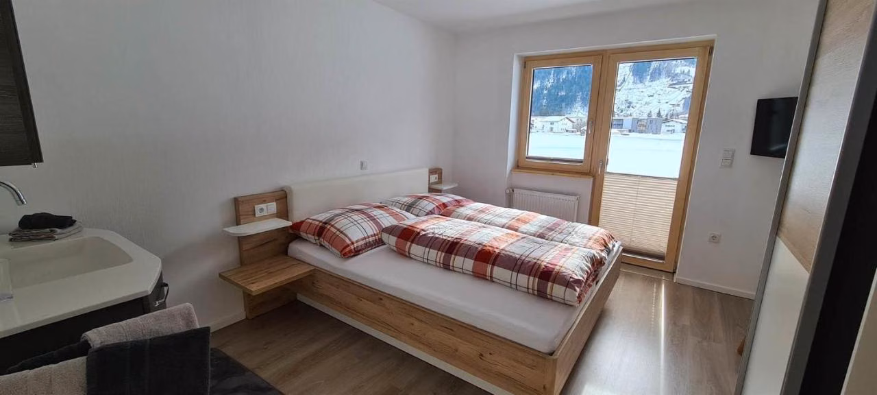 Apartment mit 2 Schlafzimmern und Dusche 