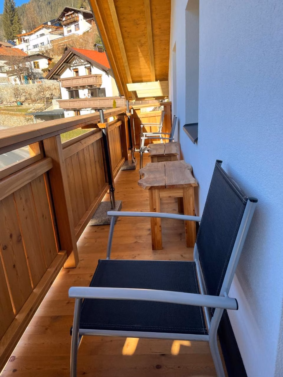Apartment mit Balkon