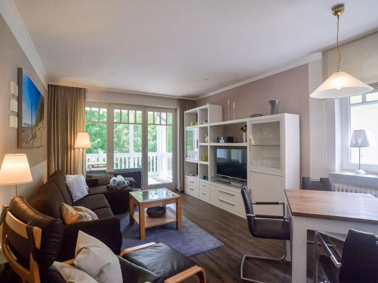 Apartment mit Balkon