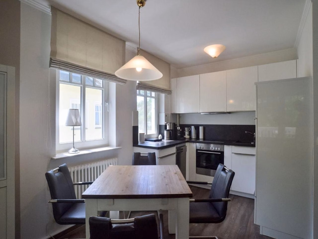 Apartment mit Balkon