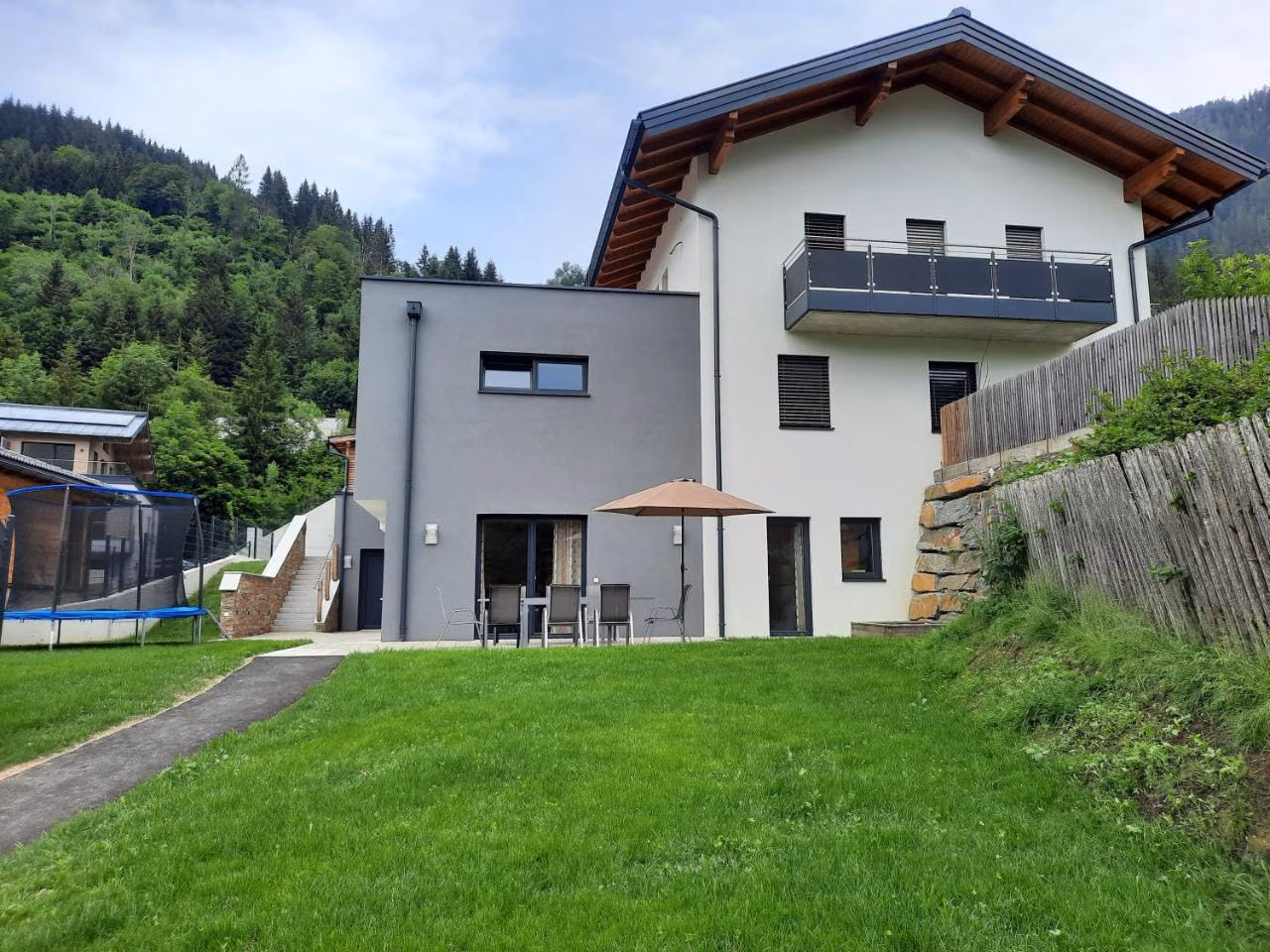 Apartment mit Terrasse