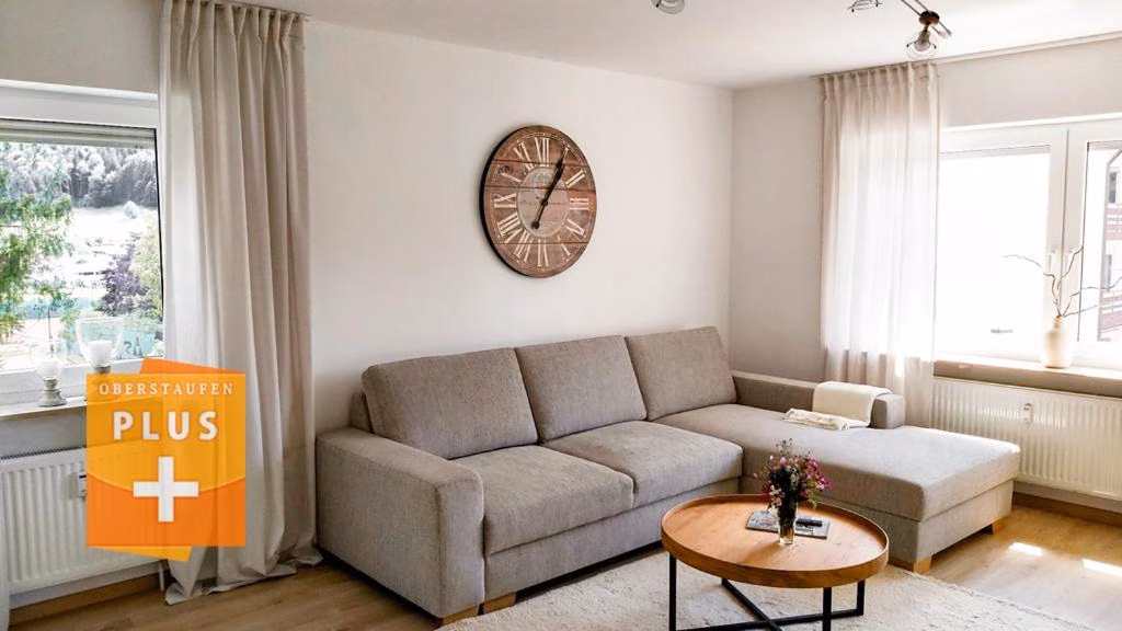 Apartment mit Balkon