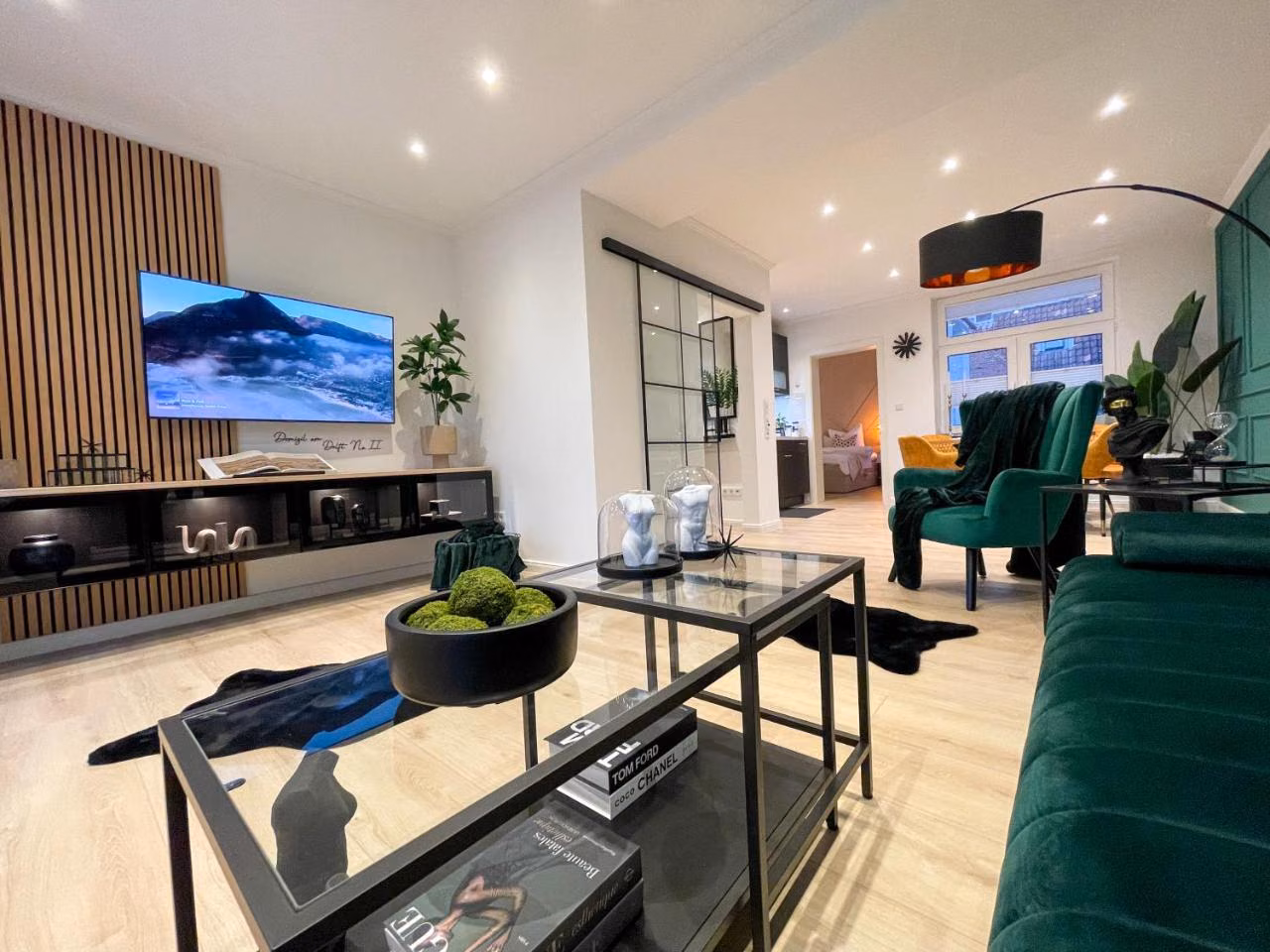 Apartment mit Balkon