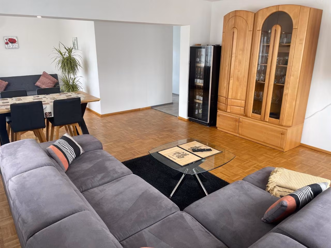 Apartment mit Balkon