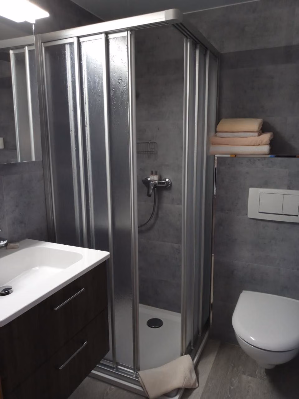 Doppel-/Zweibettzimmer mit eigenem Bad