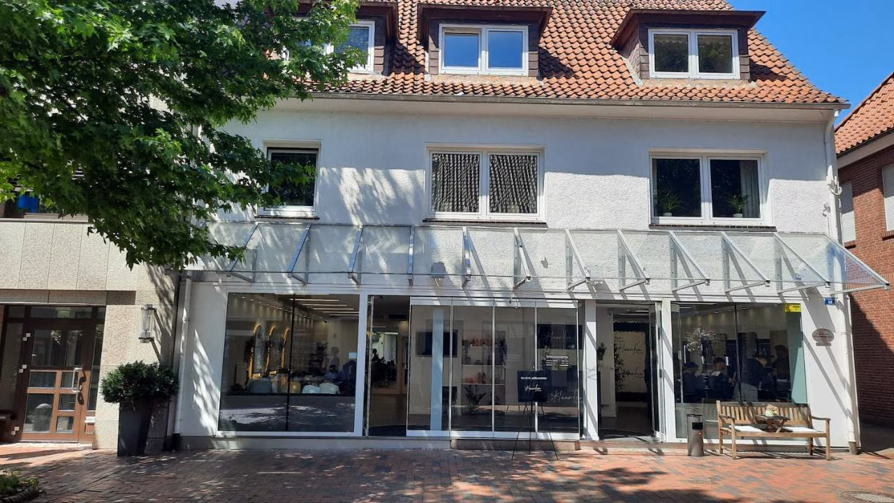 Apartment mit Balkon
