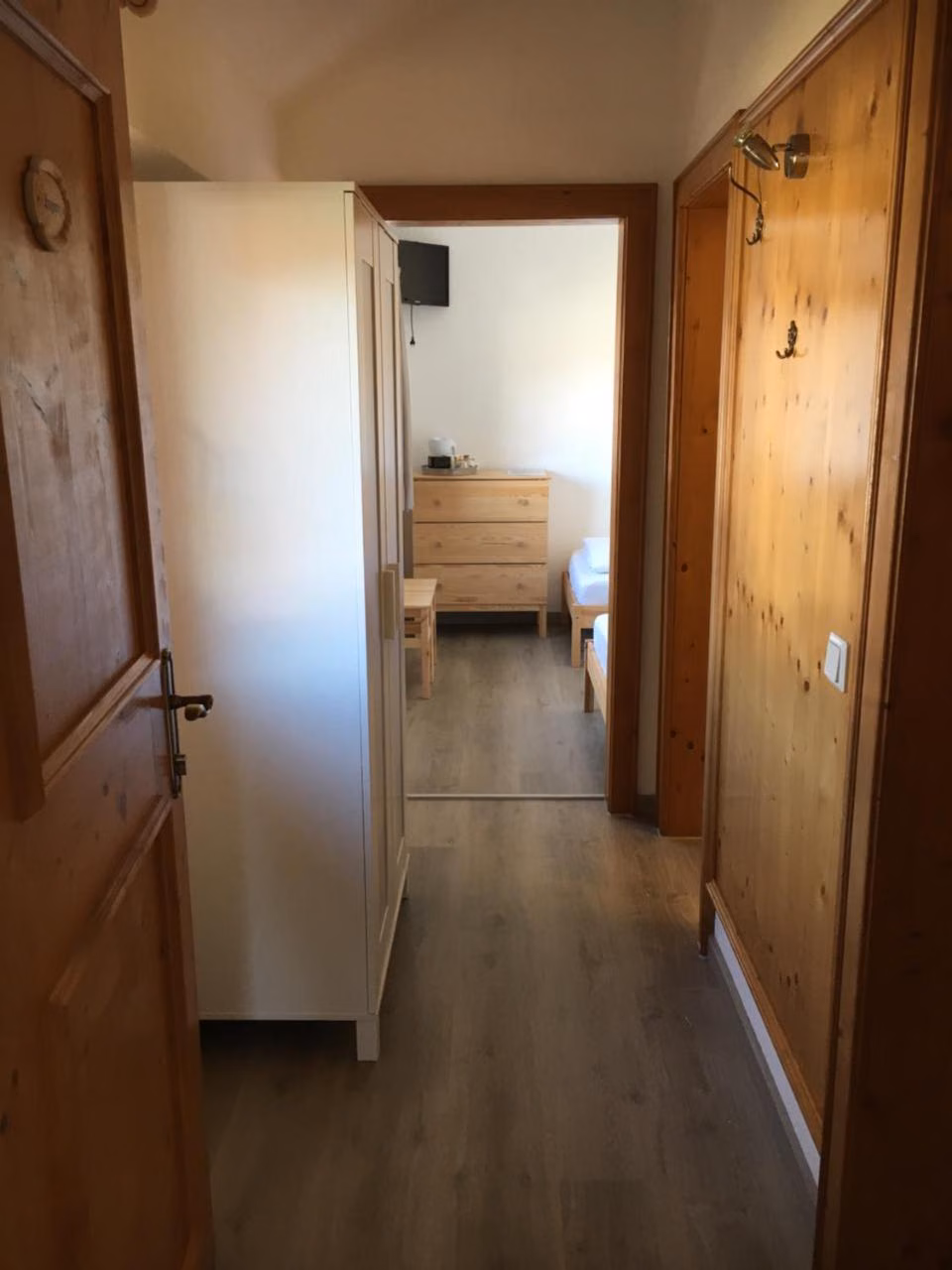 Zweibettzimmer mit Bergblick