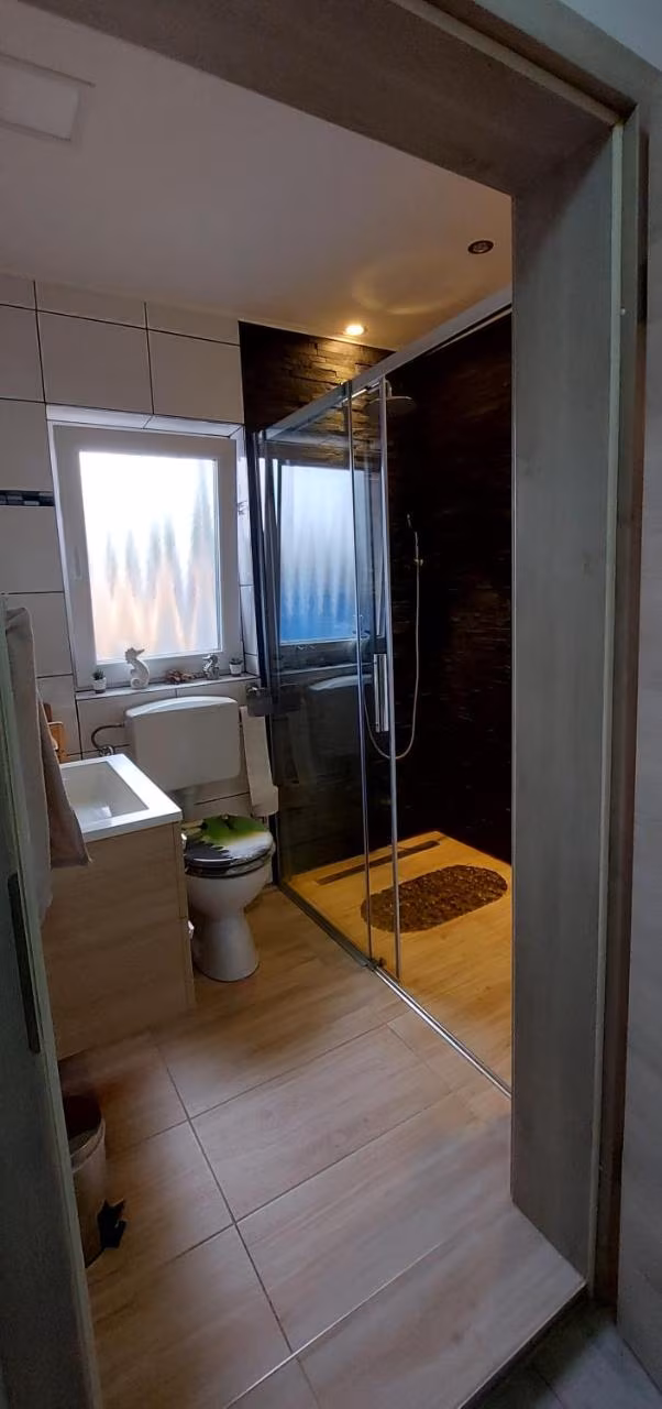 Kleines Zweibettzimmer