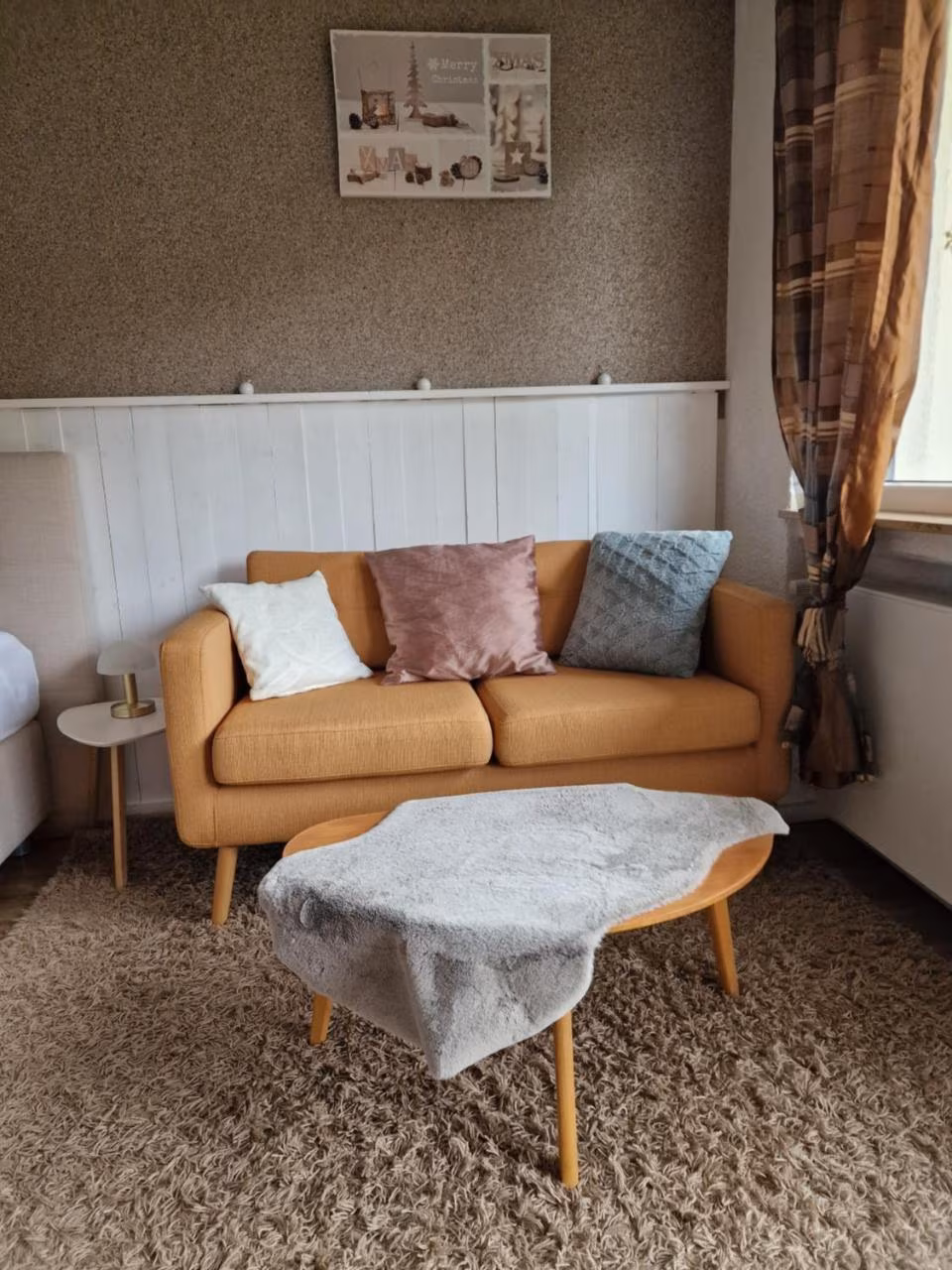 Apartment mit Balkon