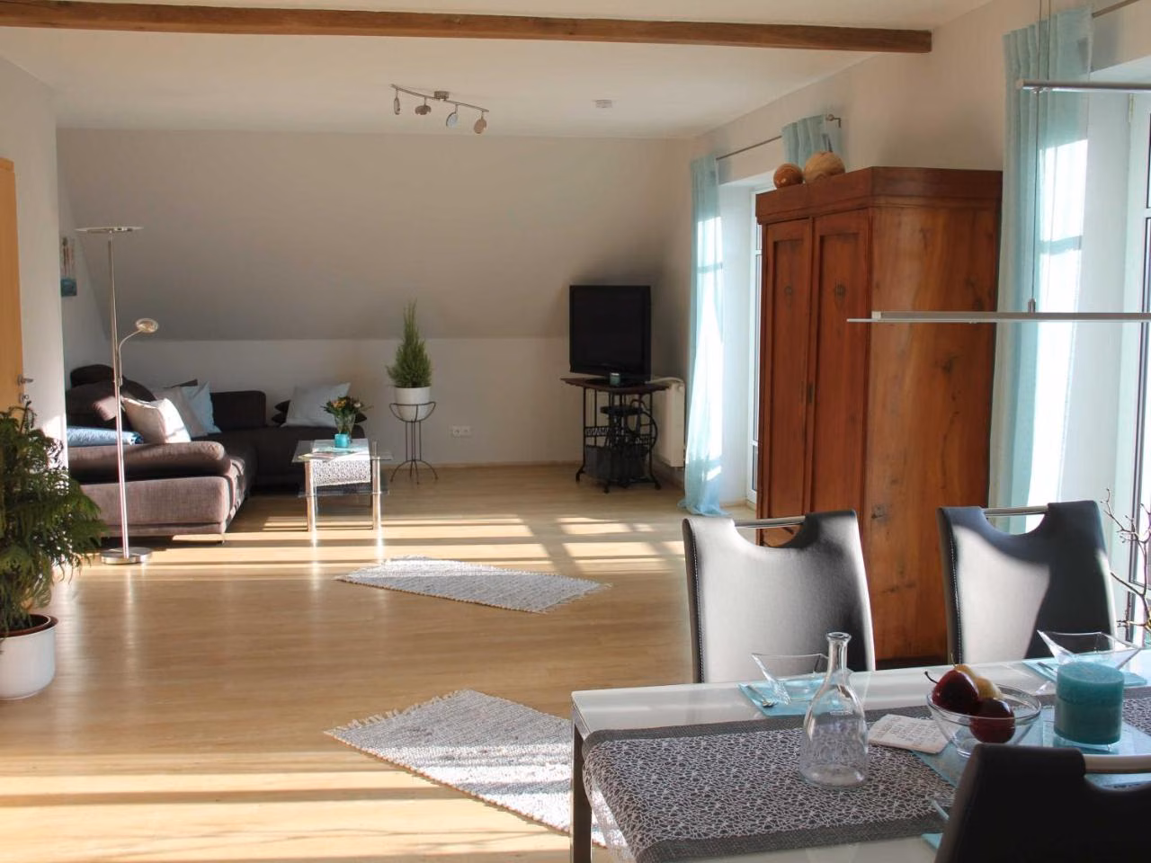 Apartment mit 2 Schlafzimmern und Balkon