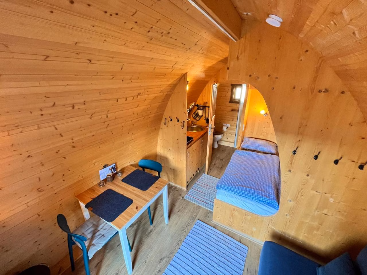 Studio mit Schlafsofa