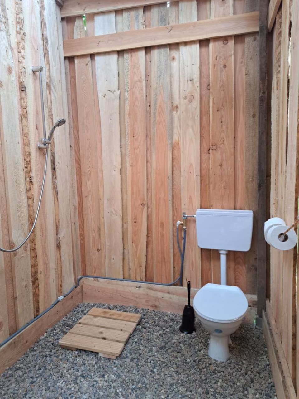 Dreibettzimmer mit Gartenblick