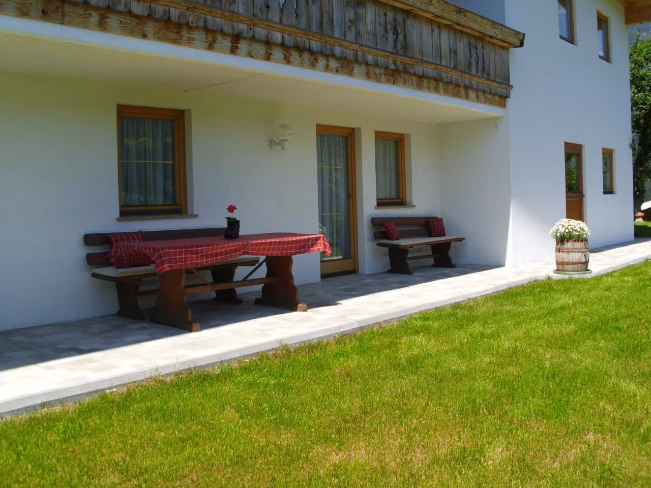 Apartment mit Terrasse