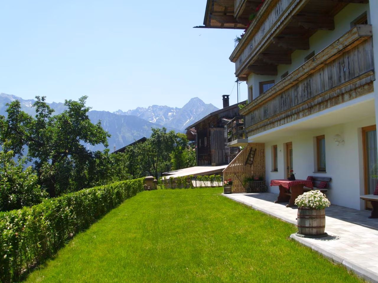 Apartment mit Terrasse