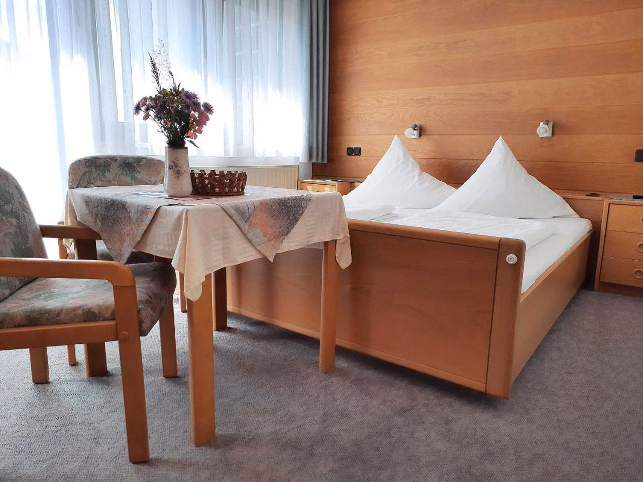 Doppelzimmer mit eigenem Bad