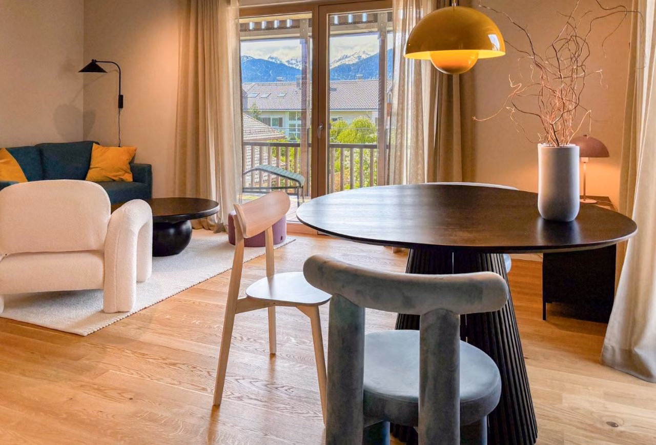 Apartment mit Balkon