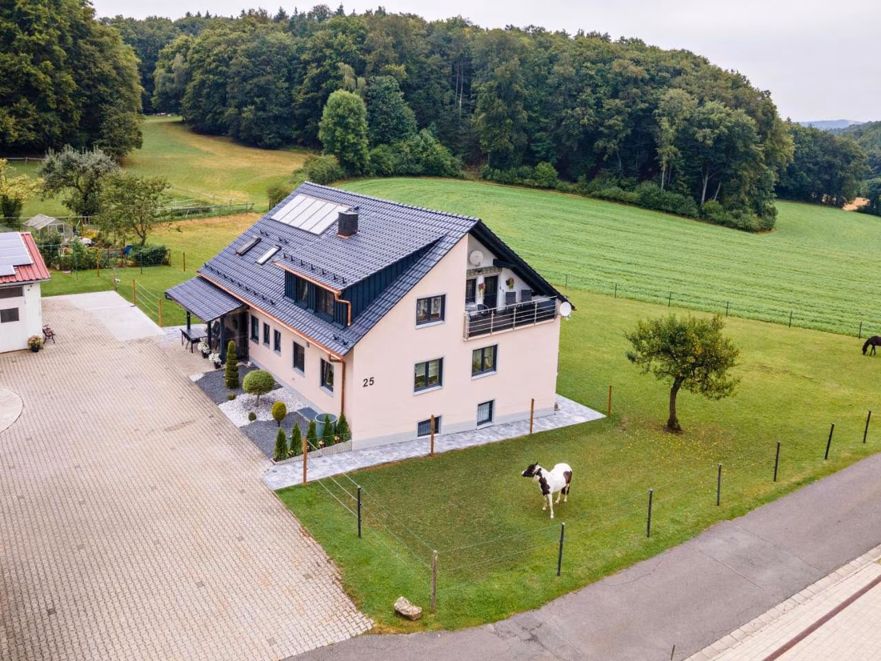 Deluxe-Apartment mit 2 Schlafzimmern und Gartenblick