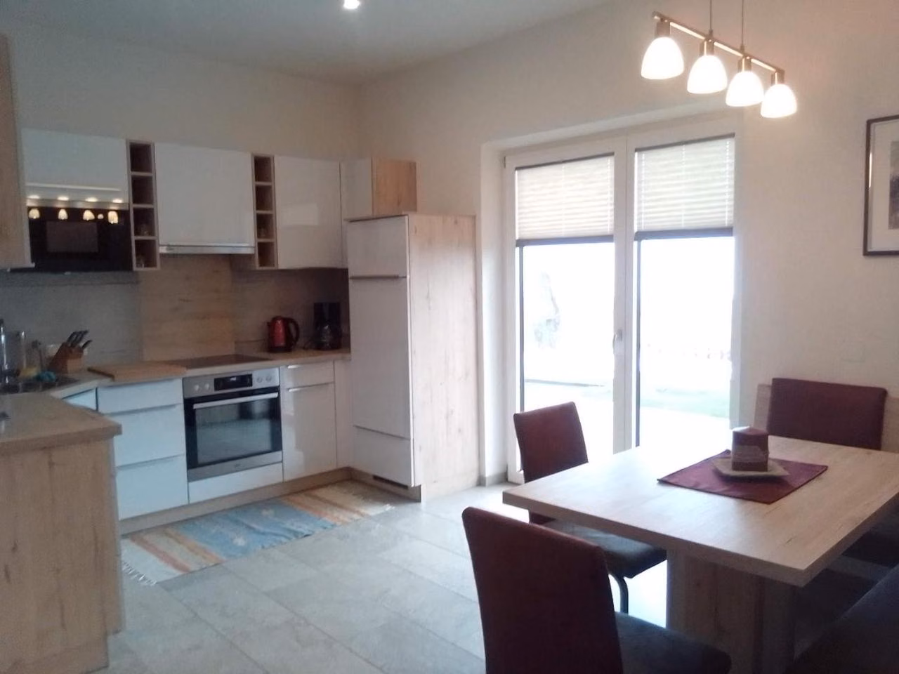 Apartment mit 2 Schlafzimmern und Dusche 
