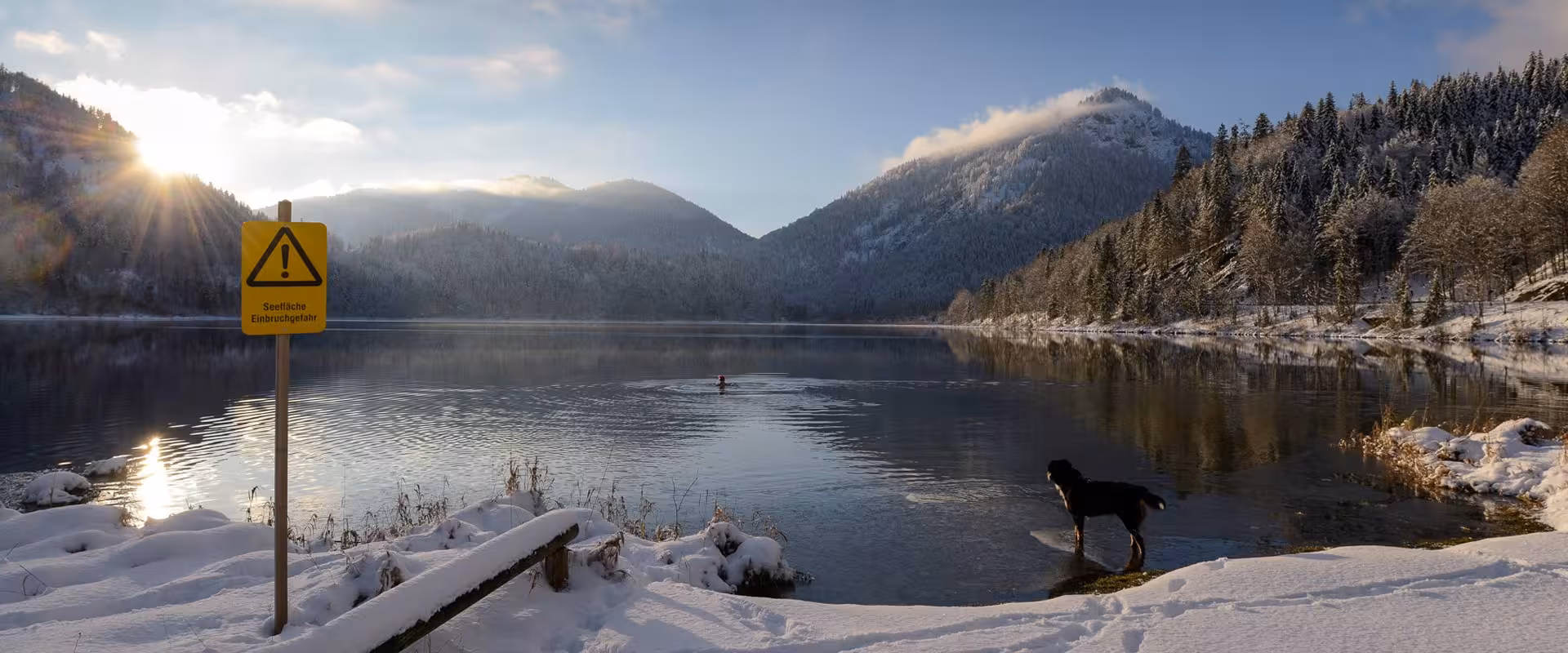 Winterlicher Bergsee in Ruhpolding