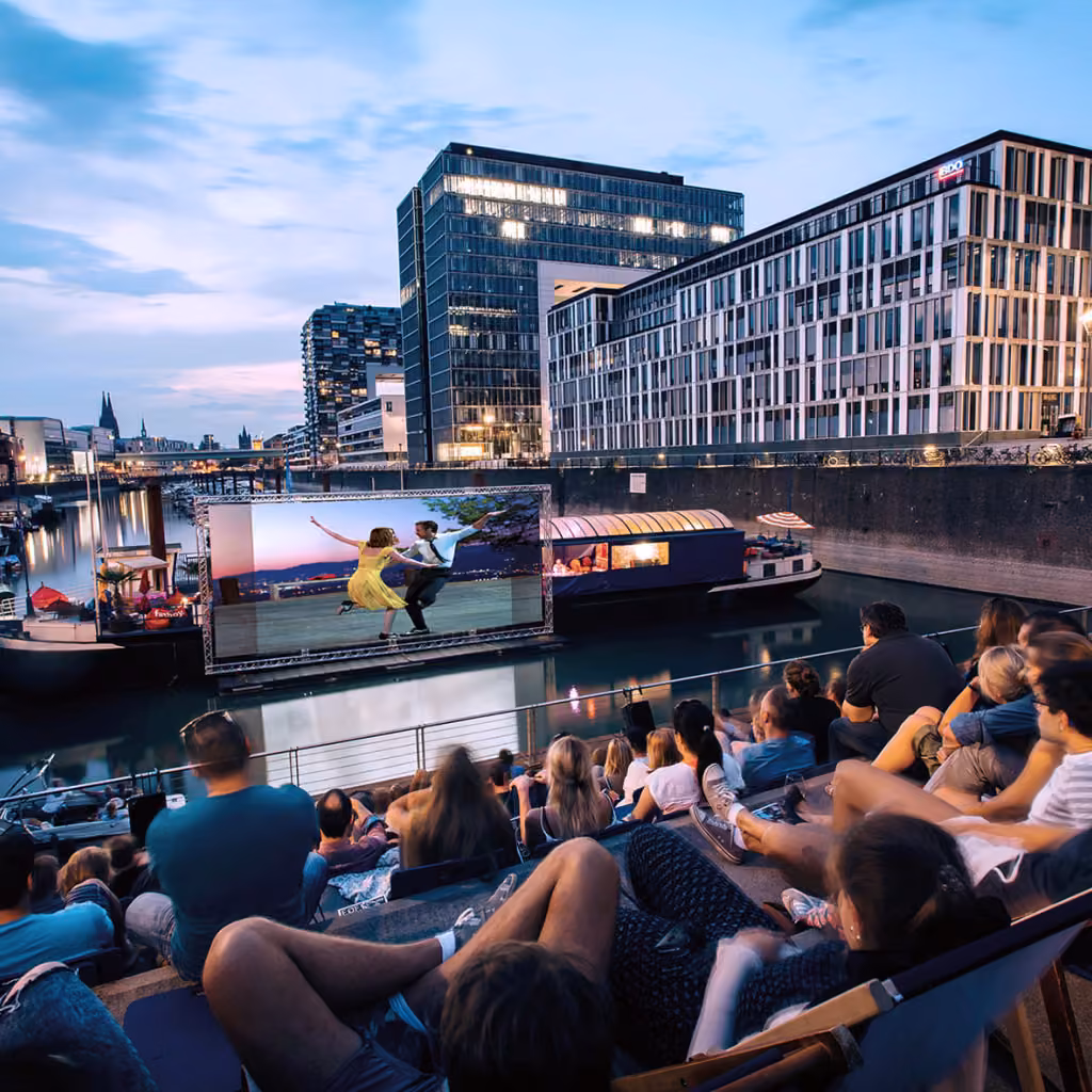 Summer Special: Struktur Abstrakt x Open Air Kino Köln - Open-Air-Kino-Köln