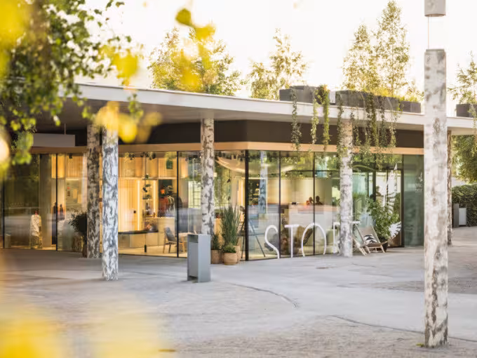 VIP-Experience: Exklusive Swarovski Manufaktur‑Tour & Swarovski Kristallwelten (6 Stunden, deutschsprachige Führung)