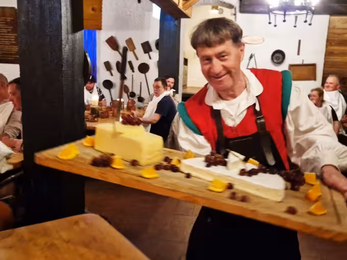 6 Gänge Ritteressen mit Live Musik - Dinner Show