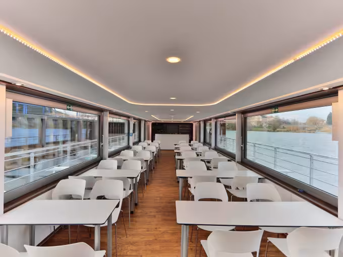 Berliner Highlight Tour mit Solarschiff | Abfahrt Märkisches Ufer 