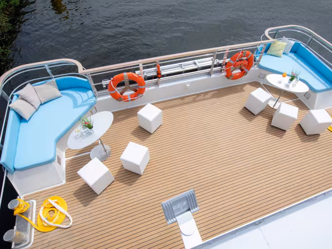 Berlin Ostwärts Tour mit Solarschiff – Spreefahrt durch Natur & Geschichte ab Oberbaumbrücke