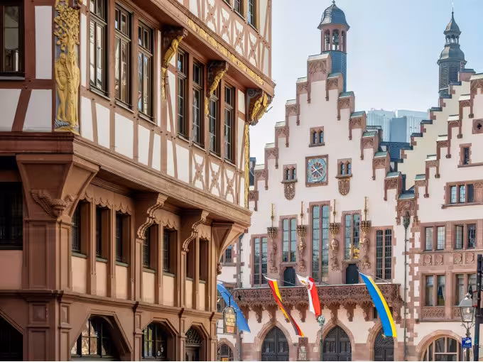 STADTFÜHRUNG PER FAHRRAD : RADTOUR DURCH FRANKFURT ZU APFELWEIN, ALTSTADT UND AKTIEN