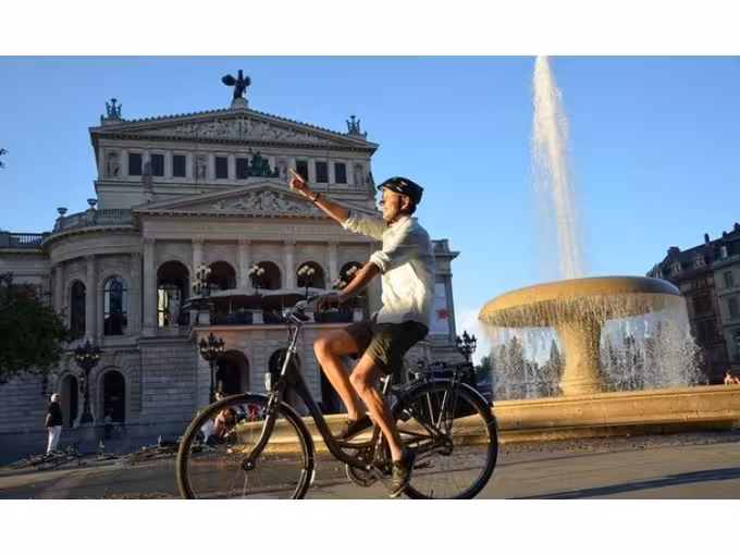 STADTFÜHRUNG PER FAHRRAD : RADTOUR DURCH FRANKFURT ZU APFELWEIN, ALTSTADT UND AKTIEN