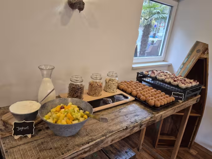 Osterbrunch | Eisstockschießen