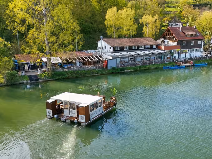 Exklusives Floßboot "Flipper"
