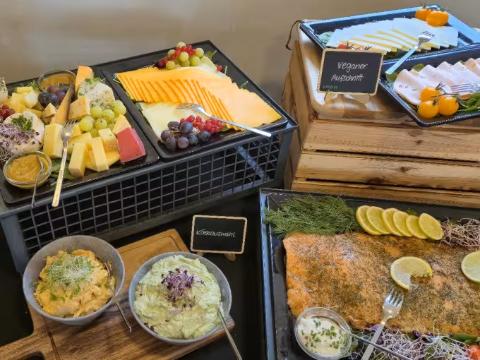 Osterbrunch | Eisstockschießen