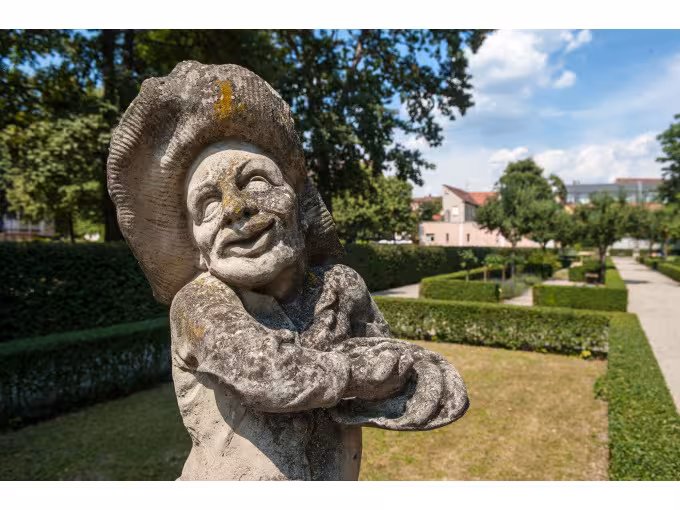 Der St. Johannisfriedhof und die Hesperidengärten