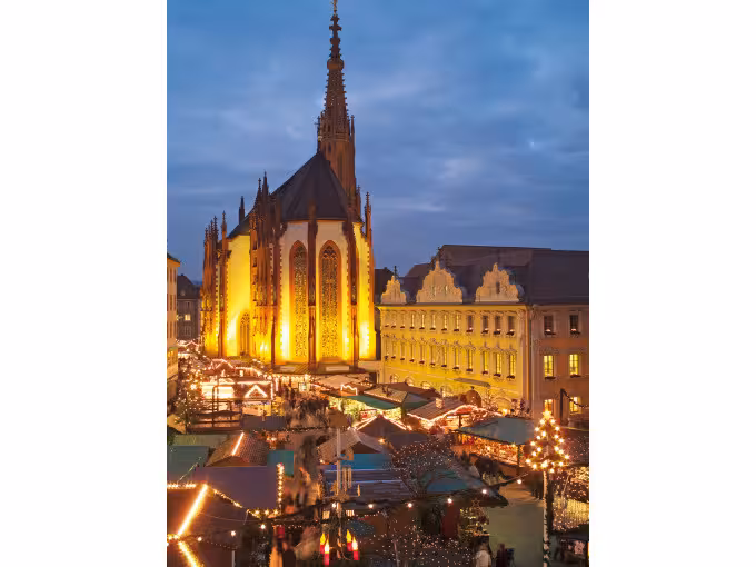 Romantic Christmas Moments in Rothenburg ob der Tauber & Würzburg