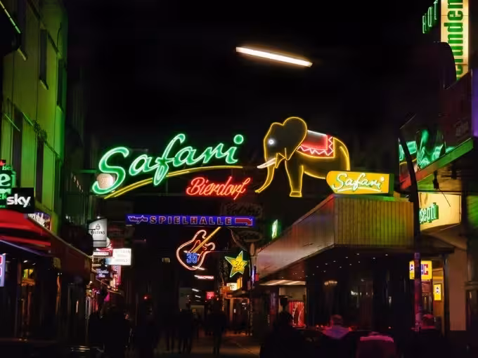 Party location and amusement district - Hamburg St. Pauli is the place to go | PRIVATE TOUR