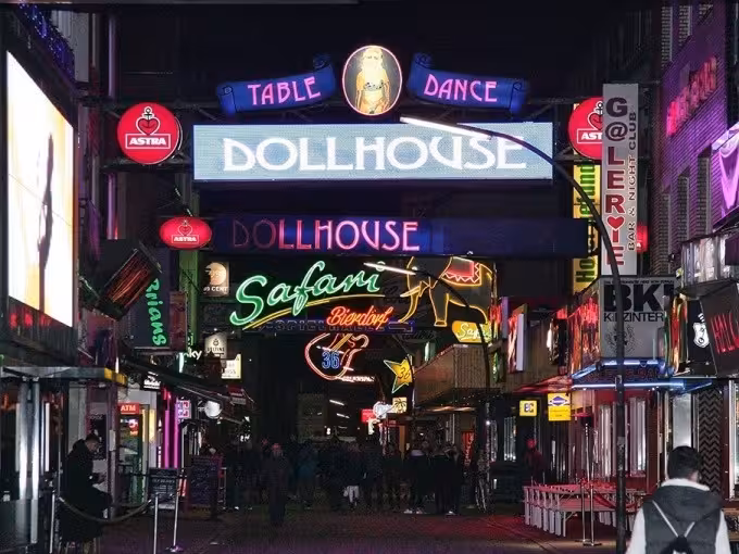 Reeperbahn-Führung in Hamburg St. Pauli am späten Abend | 21:30 Uhr