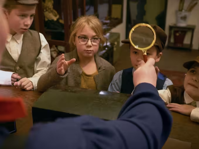 EXPLORIA Game Mission: "DIE ROTE BARONIN" (auch für Kinder geeignet)